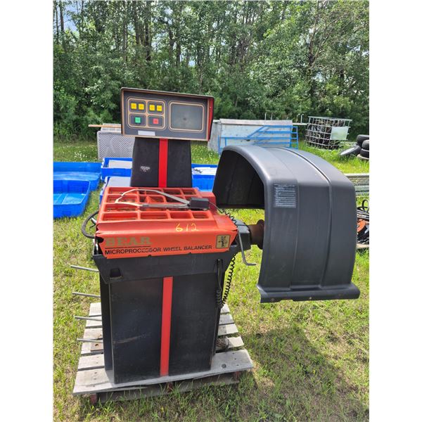 Bear Microprocessor wheel balancer machine
