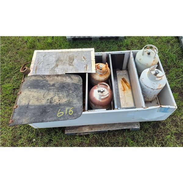 Metal shelf unit w/ 4 propane tanks