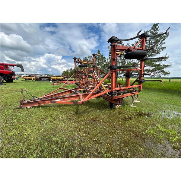 Morris deep tillage, approx 24' , rear hitch , sweeps