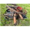 Image 4 : Old wagon wheel parts