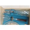Image 6 : Early American Prescut 9-Piece Salad Maker Set by Anchor Hocking with Box