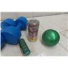 Image 4 : Dumbbells, Ankle Weights and 3 Pound Ball