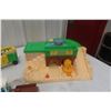 Image 11 : Fisher-Price Village Circus Train and Zoo Set