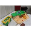 Image 12 : Fisher-Price Village Circus Train and Zoo Set