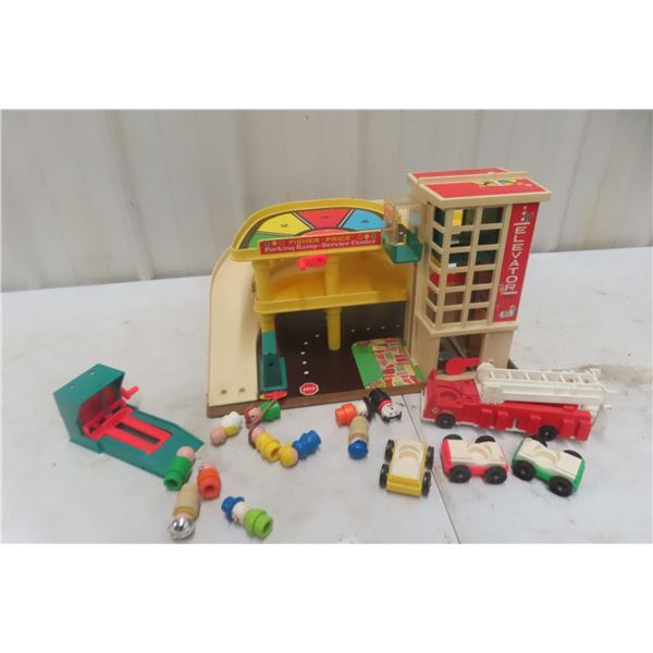 Fisher-Price Parking/Service Centre with Vehicles, Car Wash Area and People