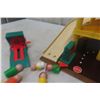 Image 4 : Fisher-Price Parking/Service Centre with Vehicles, Car Wash Area and People