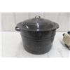 Image 2 : Canner, Enamel Pot and Basket, Appears New