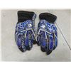 Image 8 : 3 Baseball Gloves Kids and Adult, Wood Baseball Bat and Dirt Bike Riding Gloves