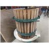 Image 6 : Manual Wine Press with Wood Basket, Vintage Traditional Junior  and Wine Grape Pre-Crusher