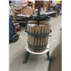 Image 8 : Manual Wine Press with Wood Basket, Vintage Traditional Junior  and Wine Grape Pre-Crusher
