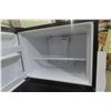 Image 4 : Whirlpool Fridge with Top Freezer – 65" x 29" x 30"