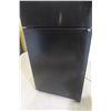 Image 6 : Whirlpool Fridge with Top Freezer – 65" x 29" x 30"