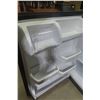 Image 8 : Whirlpool Fridge with Top Freezer – 65" x 29" x 30"
