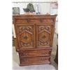 Image 6 : Bedroom Suite: Dresser 31" x 71" x 20", Dresser 58" x 39" x 20" and Night Stands 26" x 25" x 15" 