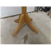 Image 5 : Wooden Coat Tree