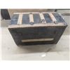 Image 11 : Vintage Steamer Trunk – 17" x 28½" x 15"