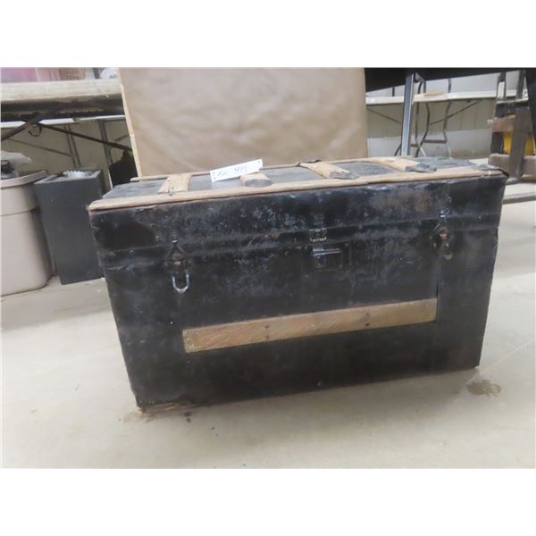 Vintage Steamer Trunk – 17" x 28½" x 15"