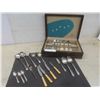 Image 1 : 1847 Rogers Brothers Daffodil Silverware – 45 Pieces,4 Harris Miller Steak Knives – & 10 Additional