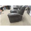 Image 6 : Leather-Style Power Recliner, Good Condition