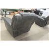 Image 7 : Leather-Style Power Recliner, Good Condition