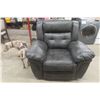 Image 1 : Leather-Style Power Recliner, Good Condition