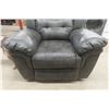 Image 4 : Leather-Style Power Recliner, Good Condition