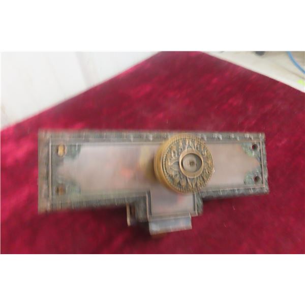 Mid-1800s Victorian Era Ornate Brass Door Knobs and Back Plates with Mortise Lock and Deadbolt – 10