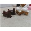 Image 10 : Salt and Pepper Shakers