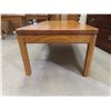 Image 10 : 3-Piece Matching Oak Coffee Table Set with 2 End Tables – 21" x 22" x 26" and 16" x 49½" x 23"