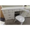 Image 3 : 4-Piece Bedroom Set: Dresser with Mirror, Desk with Hutch, Night Stand and Single Captain Bed