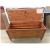 Image 5 : Lane Cedar Chest – 21" x 44" x 17"
