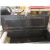 Image 7 : Steel Truck Tool Box – 15½" x 45½" x 15½"