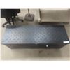 Image 9 : Steel Truck Tool Box – 15½" x 45½" x 15½"