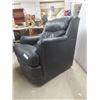 Image 3 : Leather-Like Comfy Chair – 32" H x 32" W