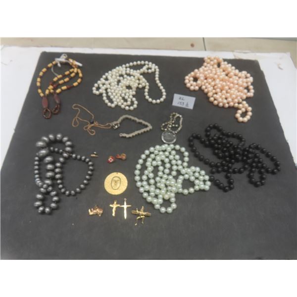 Fashion Jewelry: Beads, Bracelets, Pins and Pendants