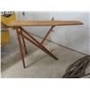 Image 3 : Vintage Wood Ironing 