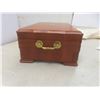 Image 3 : Wooden Jewelry Case and Hudson's Bay / Eaton's 1670–1995 Commemorative Cloth Bag