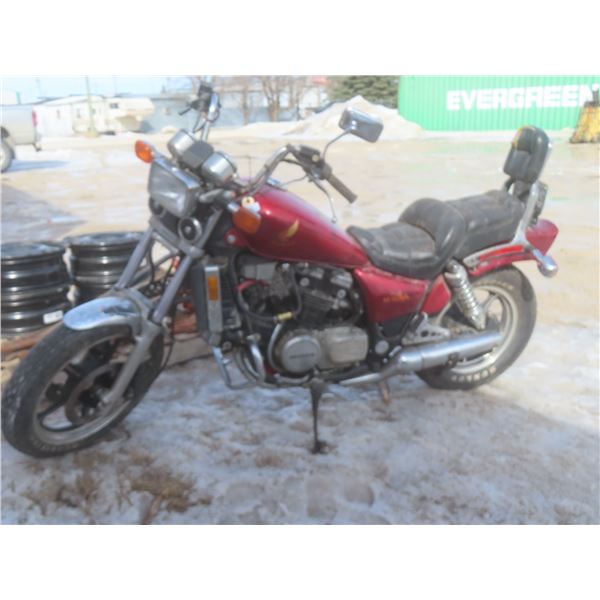 1985 Honda V45 Magna 750cc — 30,000 km, No TOD, Does Not Run (See Last Photo for Details)