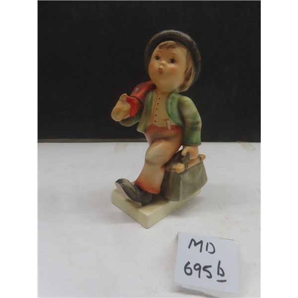 Vintage Hummel Goebel Figurine "Merry Wanderer", 5¼" Tall