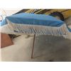 Image 5 : Patio Umbrella, Approx. 5-Foot Diameter