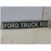 Image 4 : 5 Modern Metal Ford Signs — Largest 16½" × 12½"