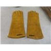 Image 7 : 2 Makita 7.2V Batteries with Charger and Case,6 New Pairs Horizon Leather Work Gloves