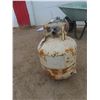 Image 2 : Wheelbarrow, 20 lb Propane Tank and Whirly Bird
