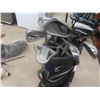 Image 7 : 12 AccuBar Golf Clubs with Bag — Right Hand