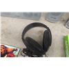 Image 5 : Panasonic Speakers, Sony Headphones, Video Game Controller and APP Gear