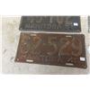 Image 6 : 5 Manitoba Licence Plates: 1935/36, 1940, 1942 (×2)
