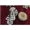 Image 6 : Nice Selection of Vintage Brooches 