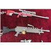 Image 3 : 3 Machine Gun & 1 Coleman Lanterns Keychains