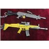Image 4 : 3 Machine Gun & 1 Coleman Lanterns Keychains