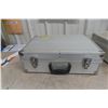 Image 2 : 2 Hard Cases 6'' x 18'' x 13'' 
